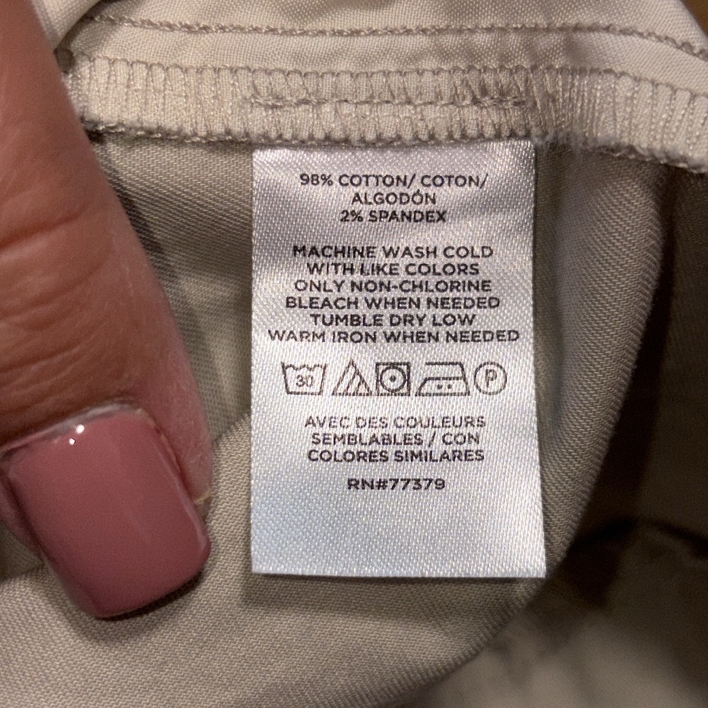 ANN TAYLOR FACTORY khaki shorts - Picture 4 of 8